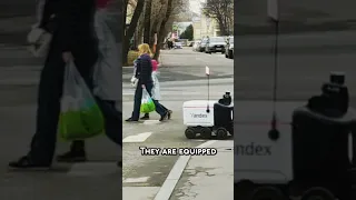 Yandex delivery robots on the streets of Moscow | #shorts