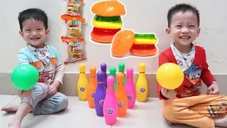 Trò Chơi Bowling Ăn Kẹo Dẻo Hamburger| Gia Đình Baby Shark