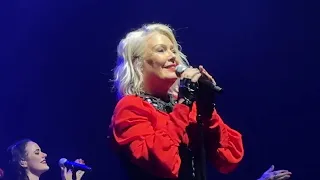 Kim Wilde - Band introduction/View from a bridge(European tour 2024 live in Paris)(10/02/2024)