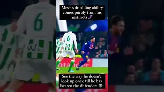 Messi Dribbling through instinct 🧬