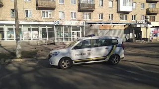 У прифронтовій Авдіївці поліція гучномовцями інформує про запобіжні заходи проти коронавірусу