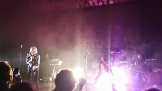 Phantogram - Howling At The Moon (Live)