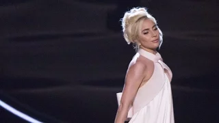 Lady Gaga - Million Reasons (Live The Royal Variety Performance 2016)