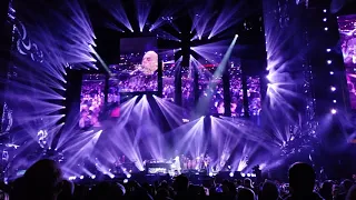 Billy Joel sings Piano Man at Wrigley Field