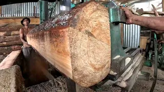 #the splitting large red fiber pine wood