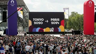 FRANCE 24 special coverage: Olympic flag passes to Paris mayor for 2024 Games • FRANCE 24 English