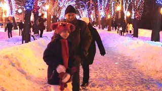 Одесса. Новый год на Думской. Веселимся! Odessa. New Year's Eve at the Dumskaya square. Hilariously!