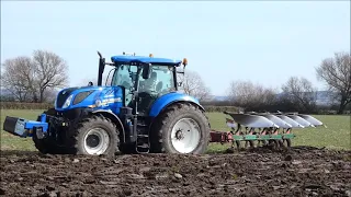 New Holland T7.290 And New Holland T7.260 Tractor Plough Busy Working