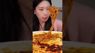 ASMR 내돈내산 찐 리뷰!!엄청 매운 틈새카레라면 틈새짜장라면 먹방  8 Spicy curry ramen, Black Bean Noodles 🔥 MUKBANG 10