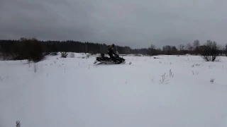 Переезд на снегоходе через насыпь (первая попытка) 14.01