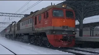 "Старый образец!" Тепловоз 2М62-0661 резервом проследует пл. Новогиреево.