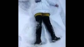 Делаем снежного ангела