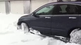 Honda CR-V in snow