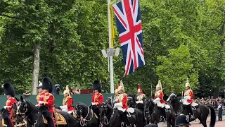 Queen Elizabeth platinum #jubilee #buckingham  #parade #london