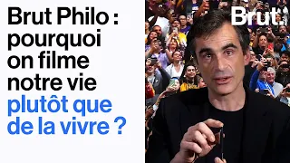 Filmer sa vie plutôt que de la vivre, par Raphaël Enthoven – Brut Philo