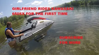 GIRLFRIEND RIDES KAWASAKI 650SX STAND UP JET SKI( HER 1ST TIME)SUBSCRIBE