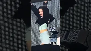 Dahyun came back to do ending fairy😍🥰#twice #dahyun #kpop #kpopidol #fancam