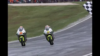 GP250: Olivier Jacque vs. Shinya Nakano (Phillip Island 2000)