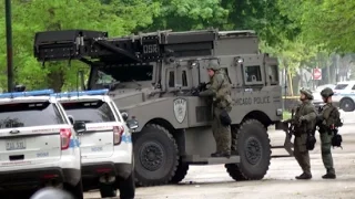 Chicago SWAT Team Storms House of Triple Murder Suspect