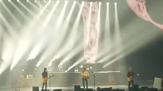 Paul McCartney "Sgt. Pepper's Lonely Hearts Club Band Reprise" and "Helter Skelter" Montreal 2018