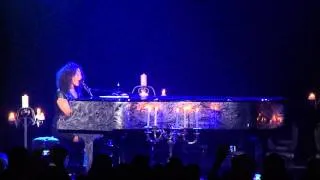 "Sure Looks Good To Me" by Alicia Keys (LIVE)