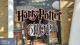 Walk in London- Harry Potter Shop in King's Cross Station | Summer 2021