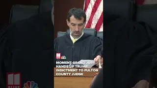 Moment grand jury hands up Trump indictment to Fulton County judge