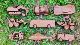bersihkan mainan mobil mobilan kotor, mobil kontruksi, beko, excavator, tayo, truk molen