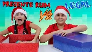 NÃO ESCOLHA O PRESENTE DE NATAL ERRADO - Christmas Present Challenge!!!