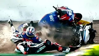 Pete Hickman, Ryan Vickers,Danny Buchan crashes at Silverstone bsb  #bsb#shorts