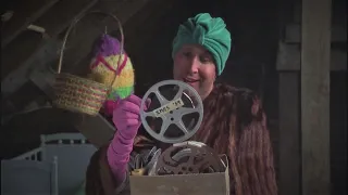 National Lampoon's Christmas Vacation - Trapped In The Attic (Xmas Home Movies)