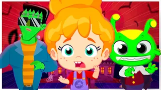 Is that a VAMPIRE? 🧛 | Spooky songs for Kids | Cartoons for Kids