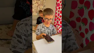 Правнук разбил бабушкин телефон..😬👵🏻📱