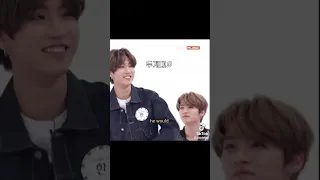 Lee Know looking at Han Jisung ( tiktok edits )🥰😭 || Minsung