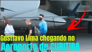 Gusttavo lima chegando no aeroporto de Curitiba