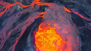 RAGING VOLCANO WITH REAL SOUNDS FROM LOCATION!! LAVA TORRENTS MADNESS!! 2021