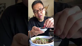 How to eat Lao pho