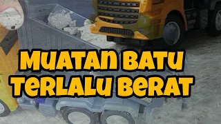 truk tidak kuat menanjak,muatan batu❗