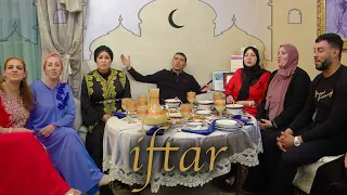 Familia, gastronomía y tradición en las noches de Ramadán