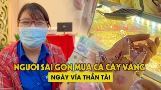 Người Sài Gòn mua cả cây vàng ngày vía thần tài: ‘Lấy hên nên không sợ lỗ’