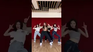 ITZY y Jessi dancing  "Zoom" 🥰