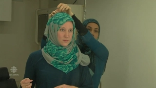 How to: Lessons in hijab wrapping for non-Muslims