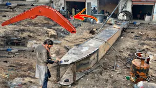 Expert Welders Manufacturing Process of Excavator Machine 50 Foot Long Main Boom