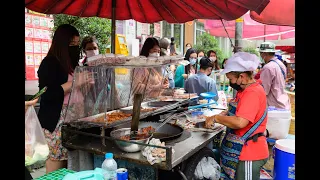 [4K] Street food on lunchtime "Soi Langsuan" luxury residential areas in Bangkok