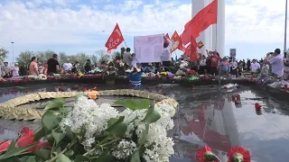 9 Мая в Уральске, автопробег, возложение цветов к Вечному огню