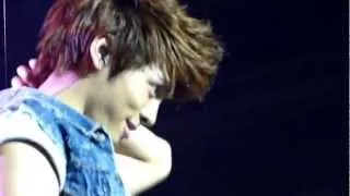 [110610 fancam] HD SMTOWN in Paris - SHINee - Stand By Me cut  (Jonghyun II)