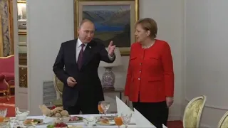 G20: Merkel and Putin hold working breakfast in Buenos Aires