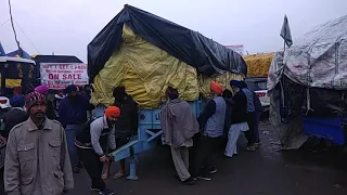 trolley liters @singhu border