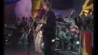 Paul Weller playing 'I Walk On Gilded Splinters' live