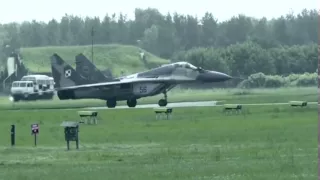 Tak sie bawi 1 Skrzydło Lotnicwa Taktycznego. (SKURCZYSYN!!!!!!) :-) .Amazing start